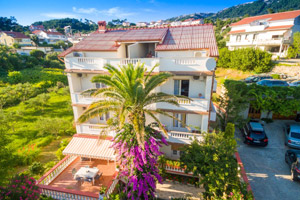 Smještaj u apartmanima Banjol Rab